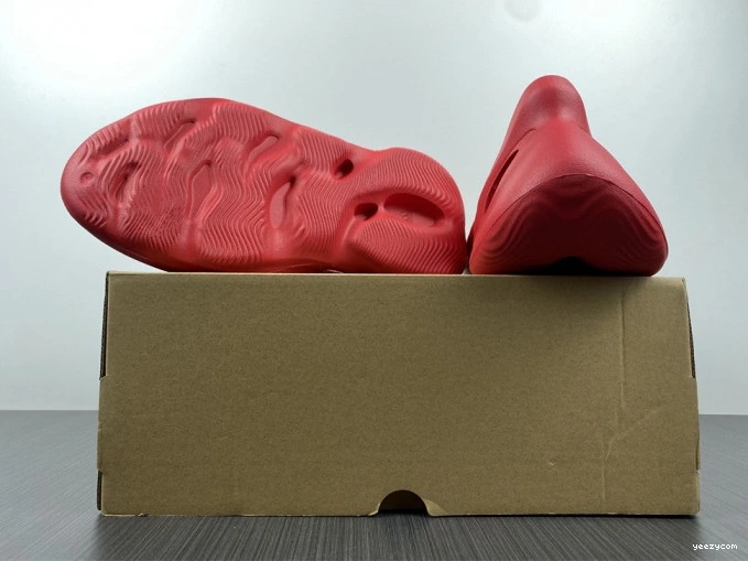 Yeezy Red Foam CW3355 Adidas 0817